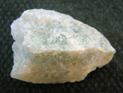 HACKMANITE WITH MICA CRYSTAL SPECIMEN. (RUSSIA). SP3075