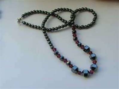 Hematite and Bead necklace with clasp. cyn82003