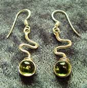 PERIDOT PENDANT STYLE EARRINGS. EP1585