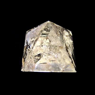 PYRAMID IN QUARTZ.   SP13722POL