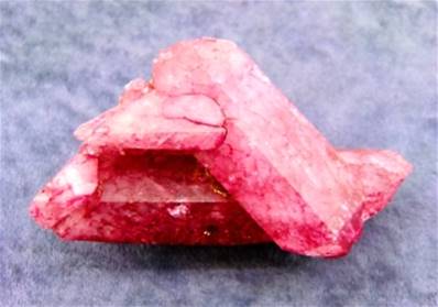 RED CRACKLE QUARTZ CLUSTER SPECIMEN. SP8659