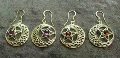 925 SILVER PENDANT STYLE EARRINGS IN MOON & STAR DESIGN. 20.864