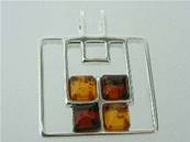 SILVER ART DECO STYLE SQUARE AMBER PENDANT. 2.25 X 2.25CM. 2L0150021