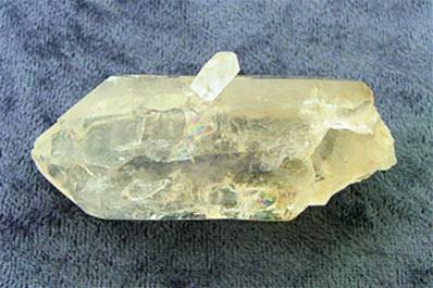 QUARTZ CATHEDRAL POINT SPECIMEN. SP7385