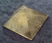 SMOKEY QUARTZ PYRAMID. SP8455POL