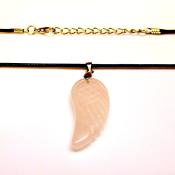 GEMSTONE 'ANGEL WING' PENDANT IN ROSE QUARTZ.   SPR14765PEND