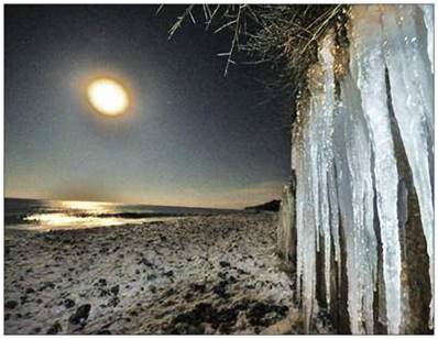 'Mid Winters Night Moon' by Danny Hickling A6 Art Print