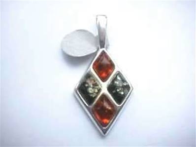 TWO COLOUR AMBER PENDANT.   BM2G036002