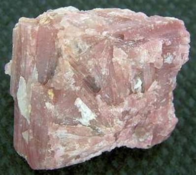 RUBELLITE CRYSTAL SPECIMEN. 51 X 44 X 34MM APROX. 100g. SP1564