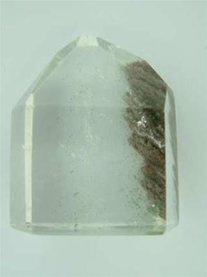 CHLORITE IN QUARTZ POINT SPECIMEN. 41 X 35 X 19MM APROX. 44g. SP523