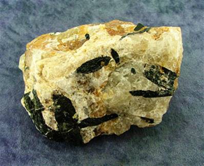 BLACK TOURMALINE IN IRON HYDRATE QUARTZ. SP7470