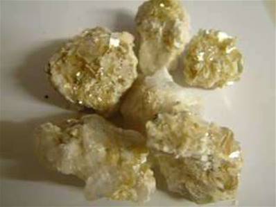 MICA ON QUARTZ OR FELDSPAR 4-6CM. MICA01