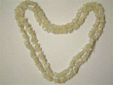 CREAM MOONSTONE CHIP NECKLACE. 36". 50g. CRMOONCHIP36