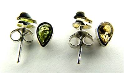 925 SILVER STUD EARRINGS. E2575