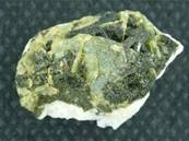 EPIDOTE WITH FELDSPAR SPECIMEN. 57 X 35 X 35MM APROX. 82g. SP402