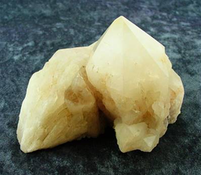 CANDLE QUARTZ CLUSTER SPECIMEN (MADAGASCAR). SP4783