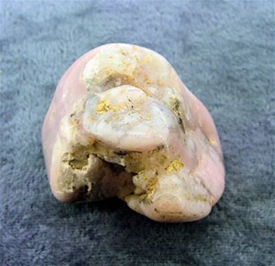 PERUVIAN ROSE OPAL POLISHED PEBBLE. SP7779POL