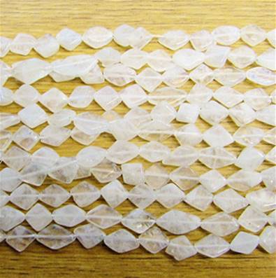 RAINBOW MOONSTONE DIAMOND SHAPE BEAD STRINGS. SPR4913