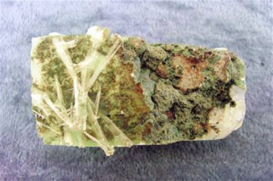 APOPHYLLITE ROUGH CRYSTAL SPECIMEN. SP6900