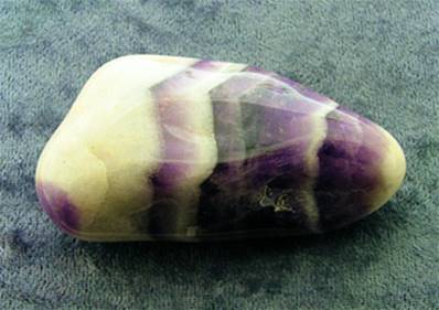 CHEVRON AMETHYST POLISHED PEBBLE SPECIMEN. SP8402POL